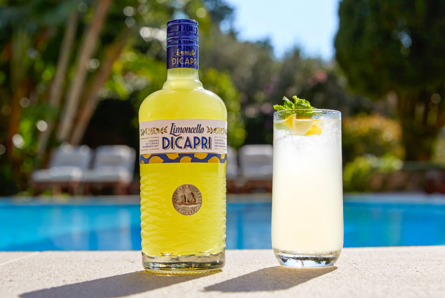 Limoncello di Capri - Di Capri Tonic cocktail- swimming pool