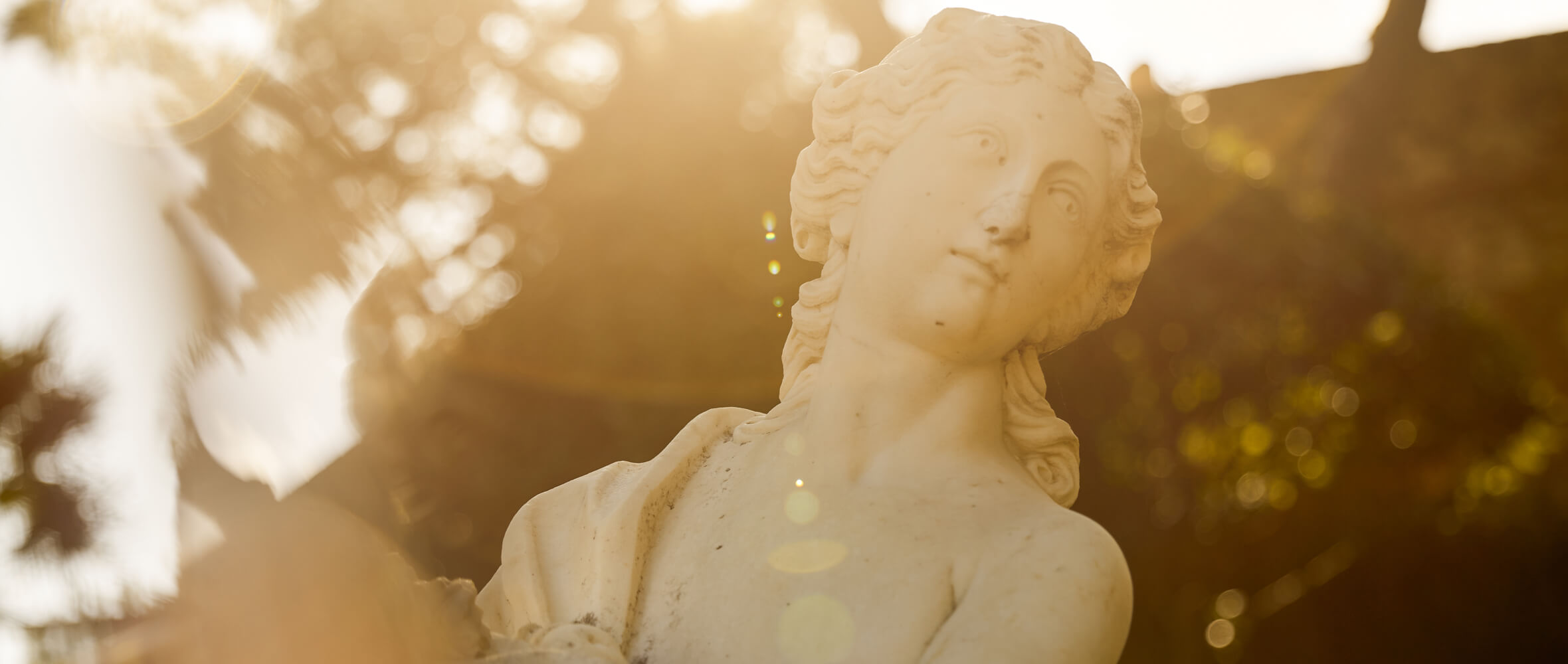 Limoncello di Capri_statue in the gardens of Augustus