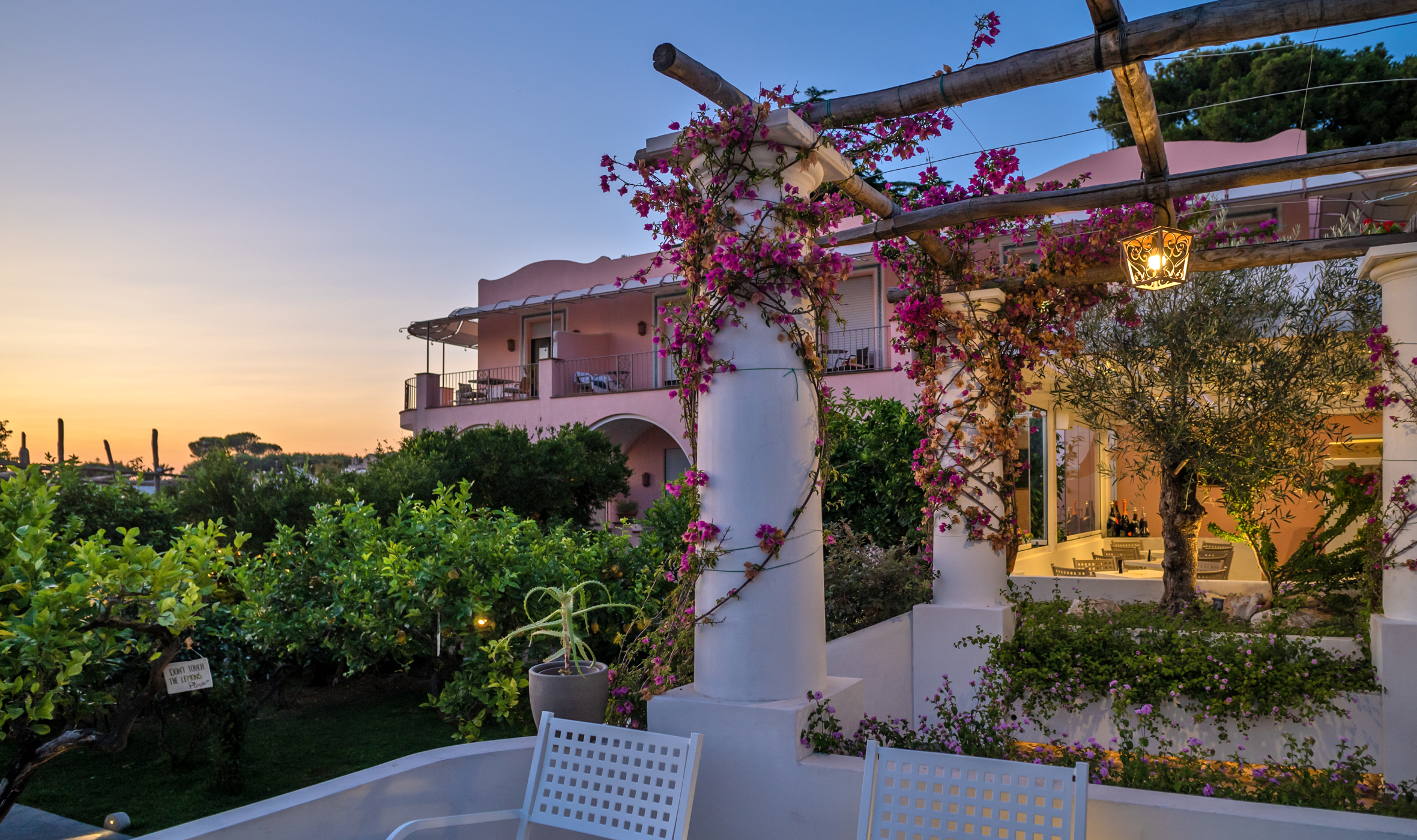 The terrace of the Mariantonia pension - Villetta Canale